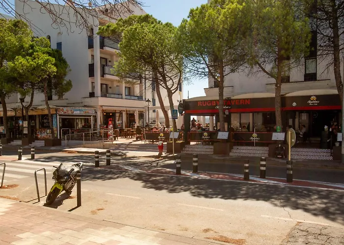 Pins Platja Apartments